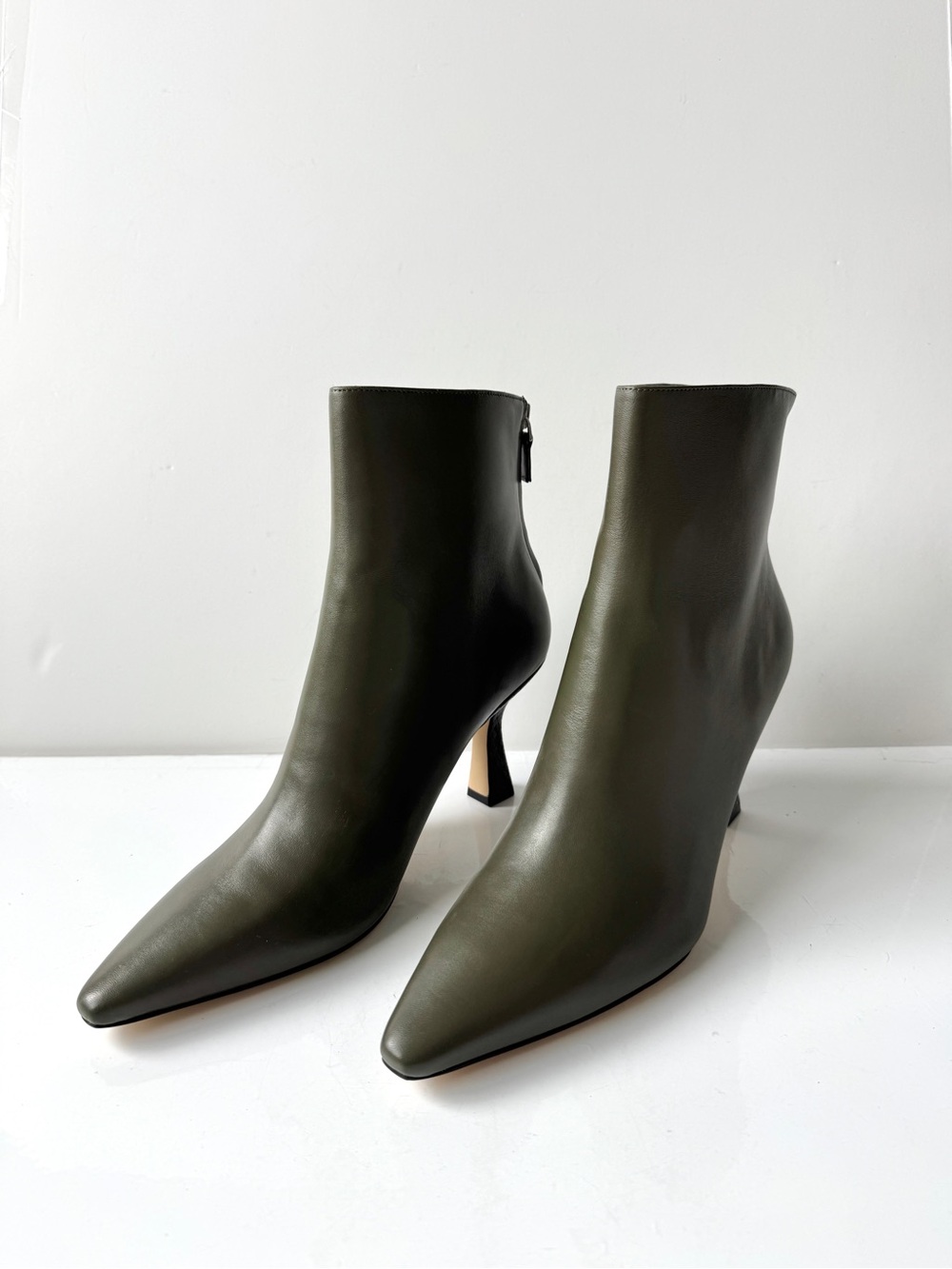 Marc Fisher Olive Green Leather Pointed Toe Sculptural Heel Ankle Boots Size 9.5
